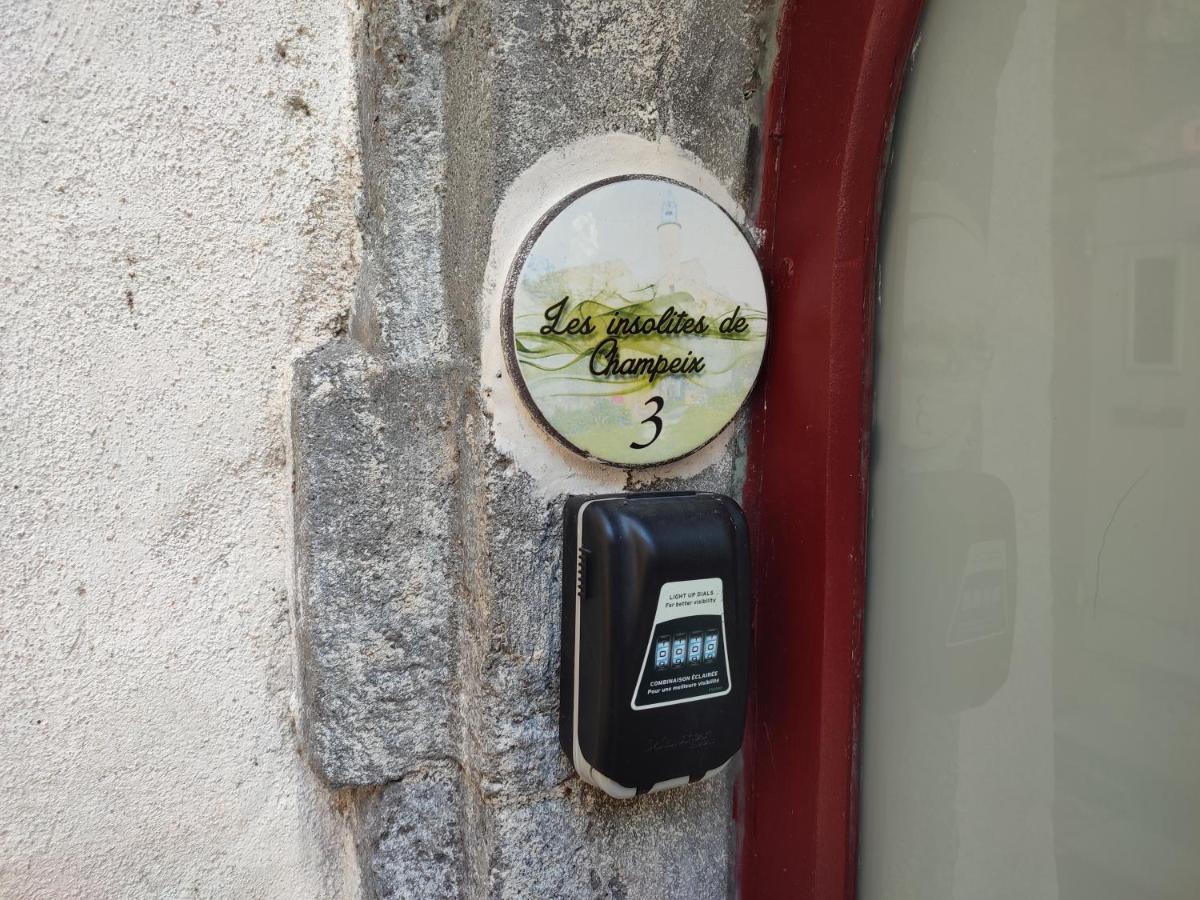 Les Insolites De Champeix Buitenkant foto